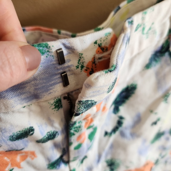 GAP Floral Shorts Sz 10 - Picture 2 of 5